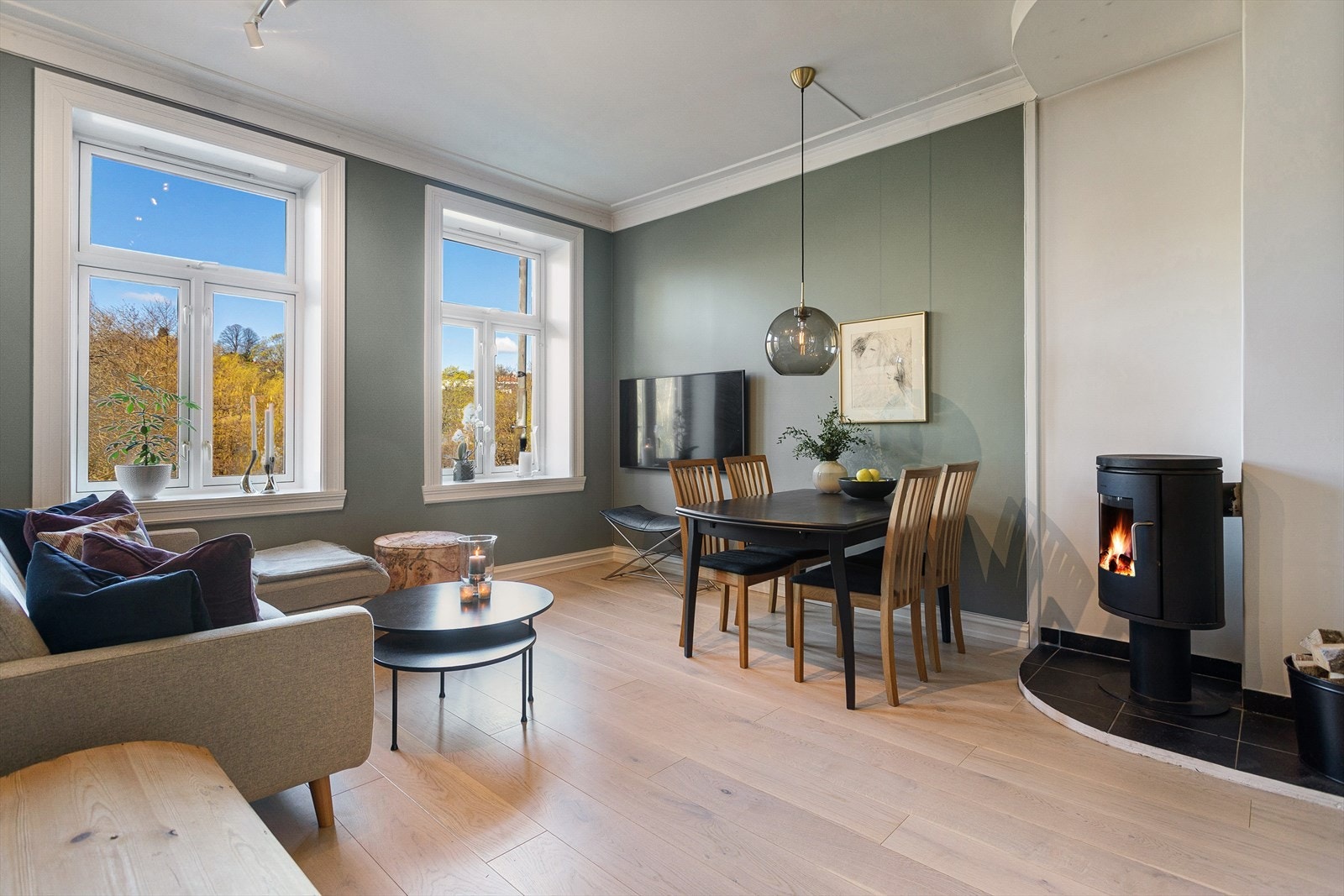 Takhøyde på ca. 2,9 meter og delikate og tidsriktige farger. Galleribilde