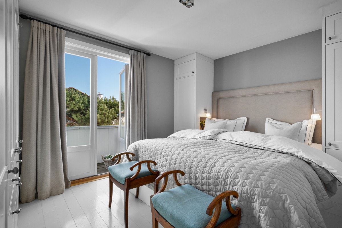 Hovedsoverom med utgang balkong Galleribilde