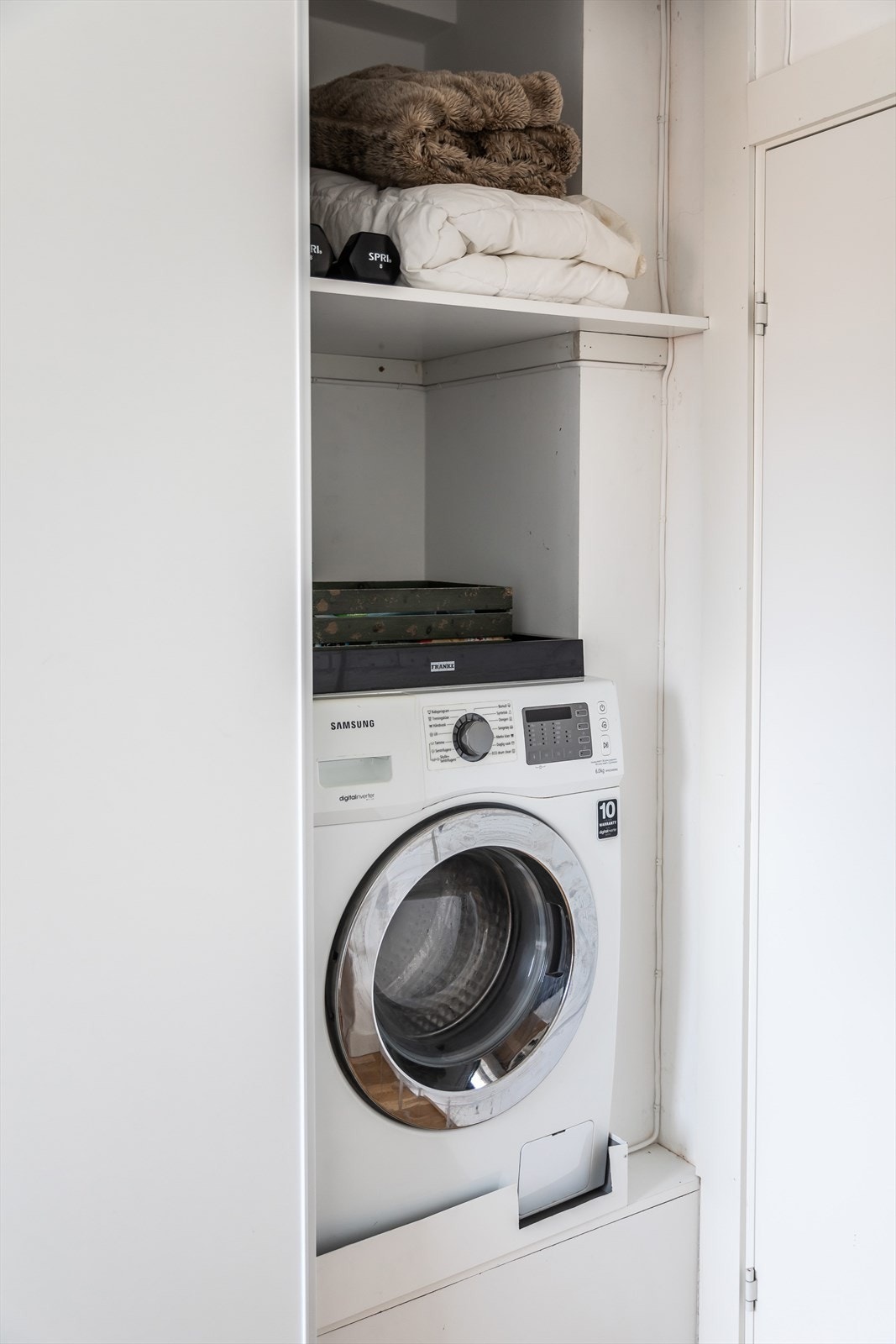 Praktisk løsning for vaskemaskin (med aquastop). Galleribilde