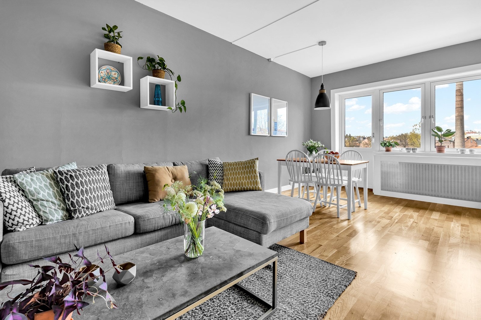 Lars H. Pettersen ønsker velkommen til Sandakerveien 10 S! Galleribilde