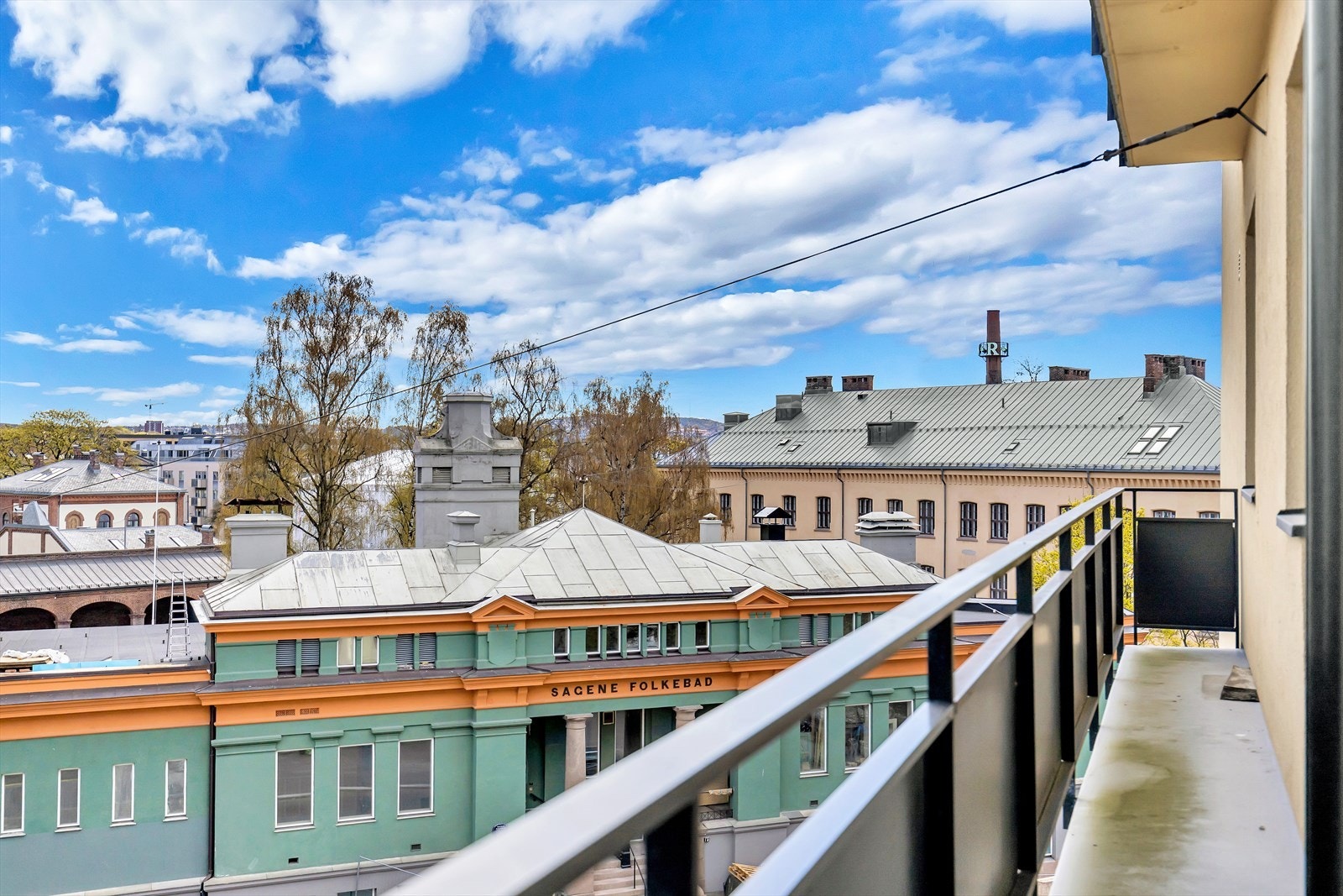 Her har du morgen- formiddagssol frem til kl. 12 ca. Galleribilde