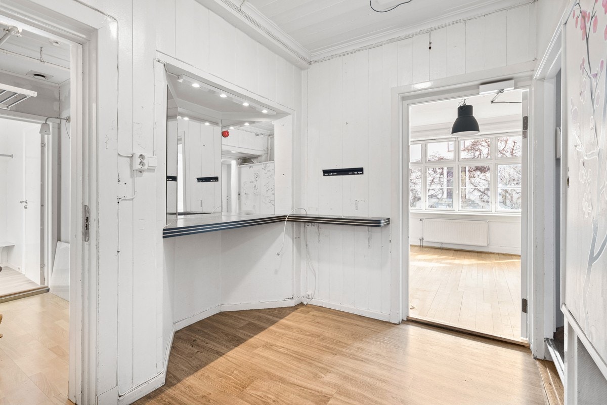 Boligen har behov for oppussing, men potensialet er stort. Galleribilde