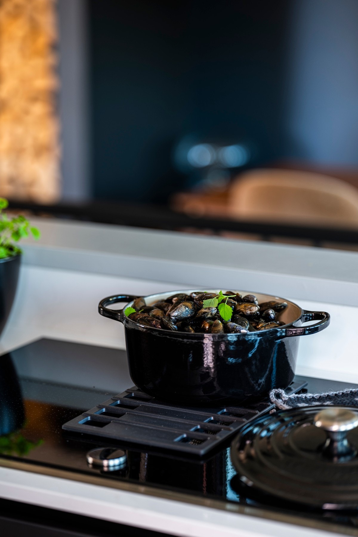 Keramisk induksjonstopp med integrert ventilator fra Neff. Galleribilde