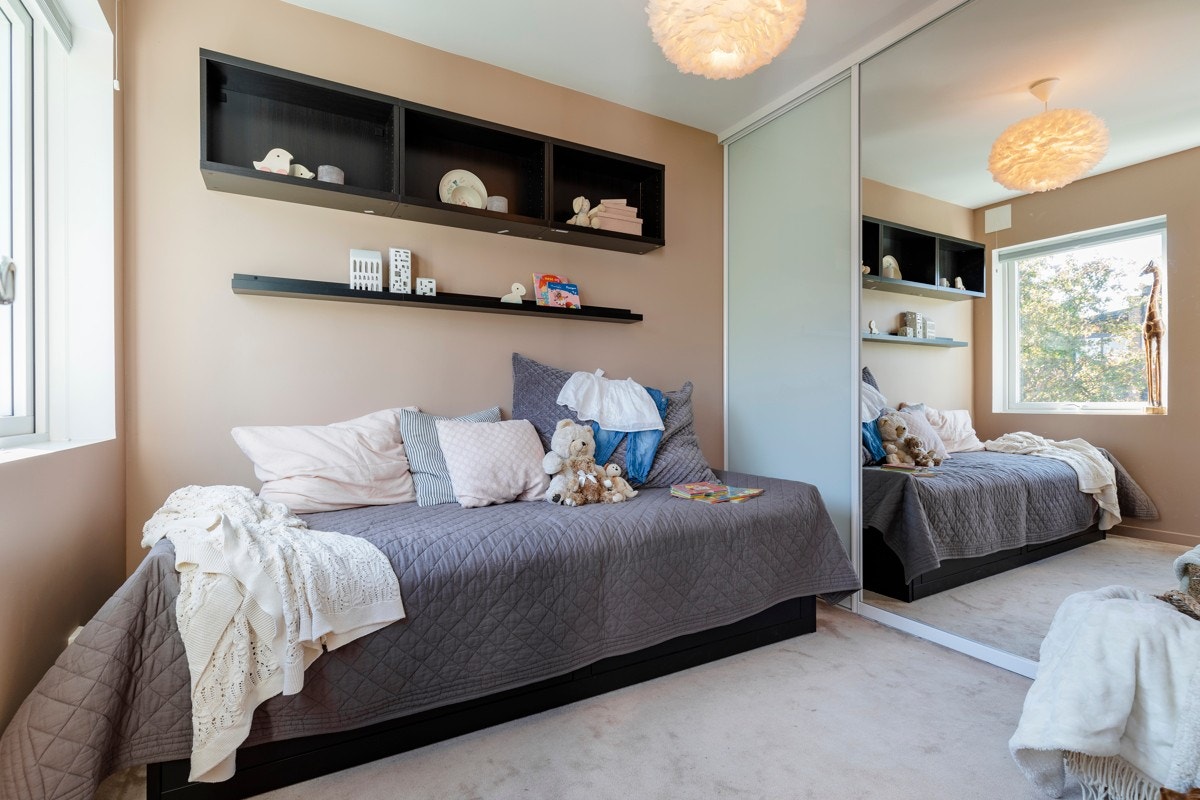 Skyvedørsgarderobe. Galleribilde