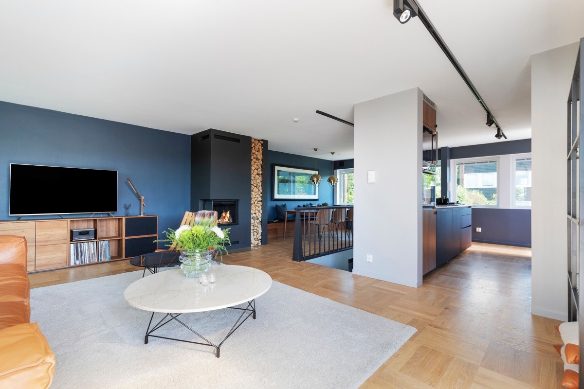 Heltre eik stavparkett lagt i rutemønster fra 2017. Galleribilde