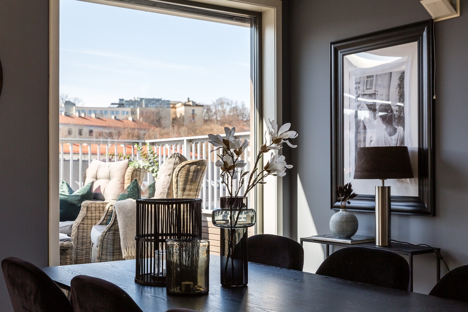 Detalj - Fra spisestuen er det hyggelig utsyn Galleribilde