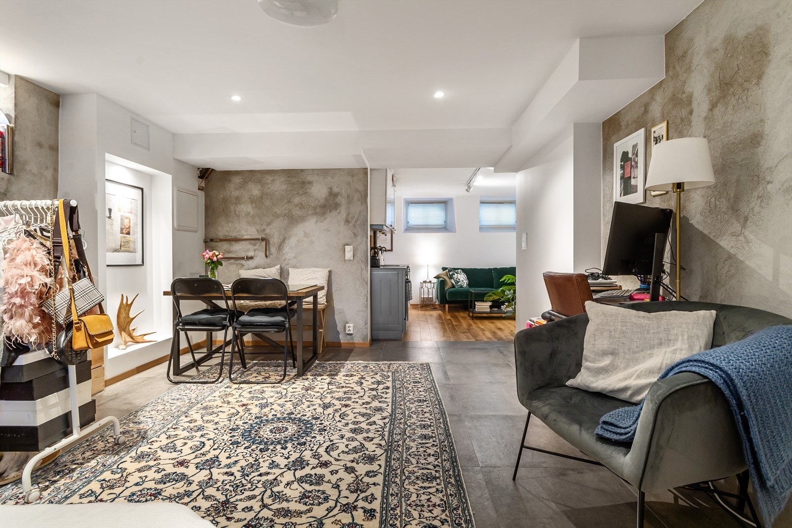 Koselig hybel med kjøkken, soverom/stue og bad. Galleribilde