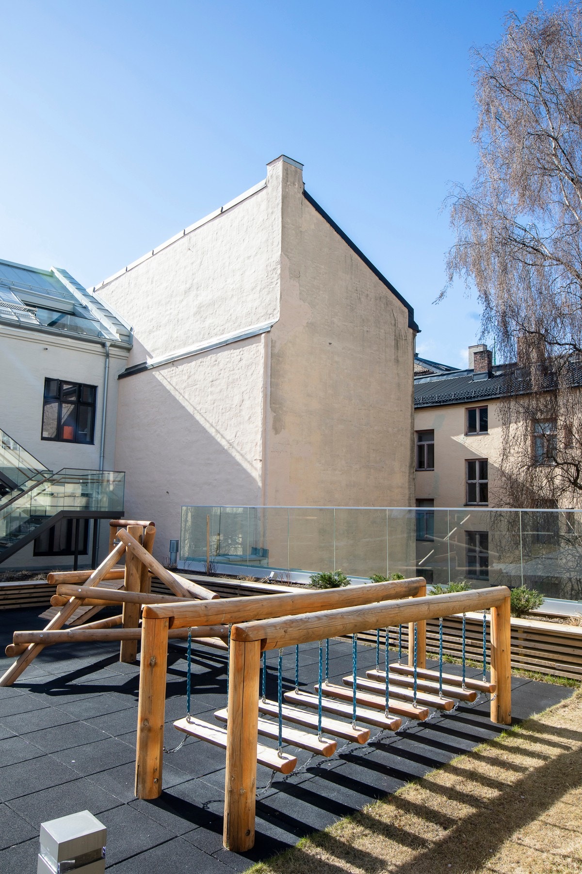 Takhagen har også lekeplass som de minste vil sette pris på. Galleribilde