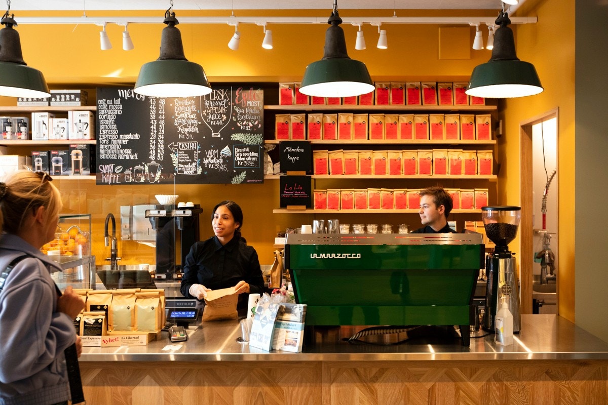 Frister det med en kopp kaffe kan du avlegge Kaffebrenneriet et besøk. Galleribilde