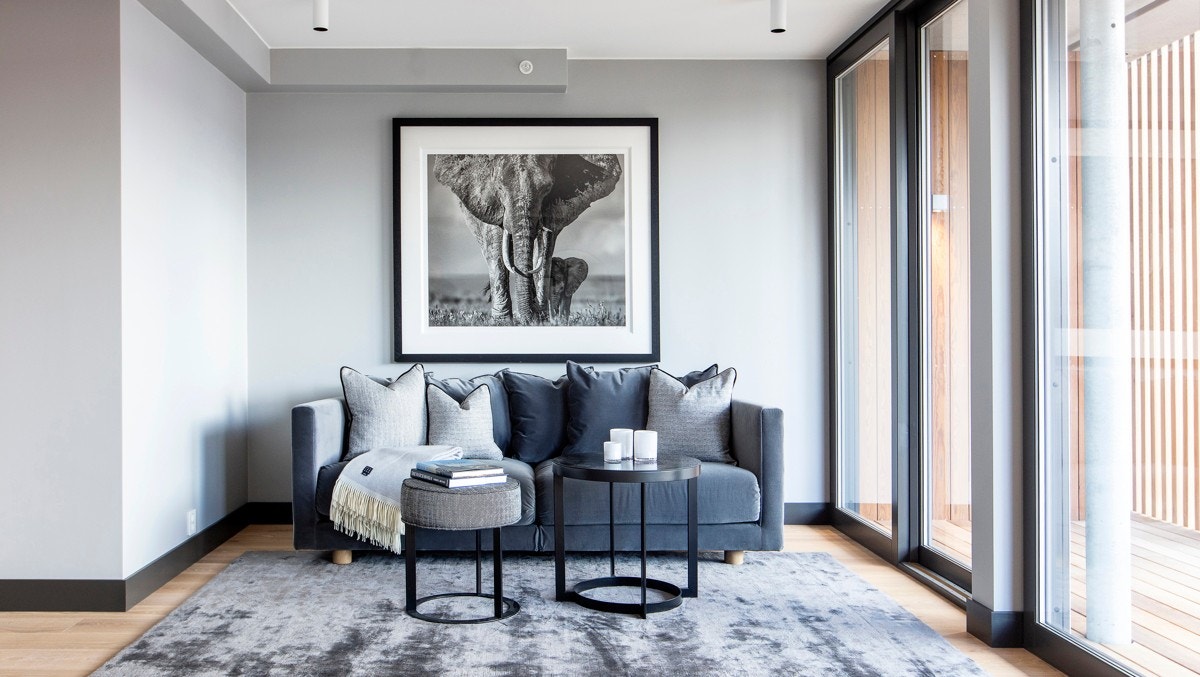 Du har god plass til å innrede med sofagrupper og øvrig møblement. Stuen er forberedt for et ekstra oppholdsrom, med egen utgang til balkongen, dersom man skulle ønske det. Galleribilde