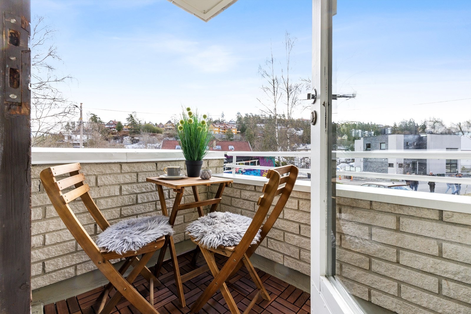 Utgang til balkong i fra stue. Galleribilde