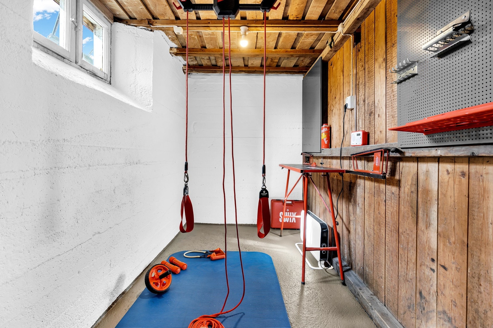 Hobbyrom (Kjelleren er opprinnelig godkjent som bodarel, og ikke varig oppholdsrom) Galleribilde