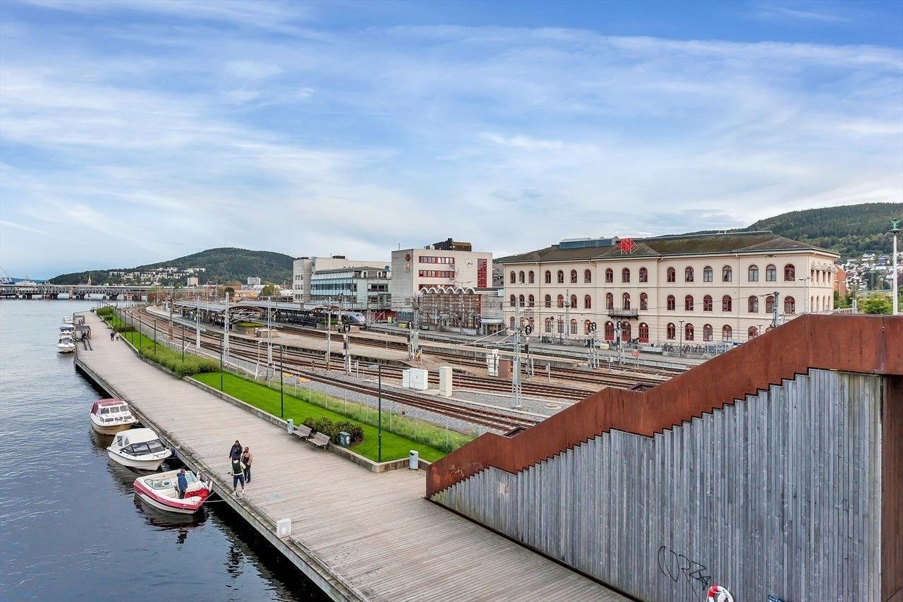 Drammen stasjon i sentrum Galleribilde
