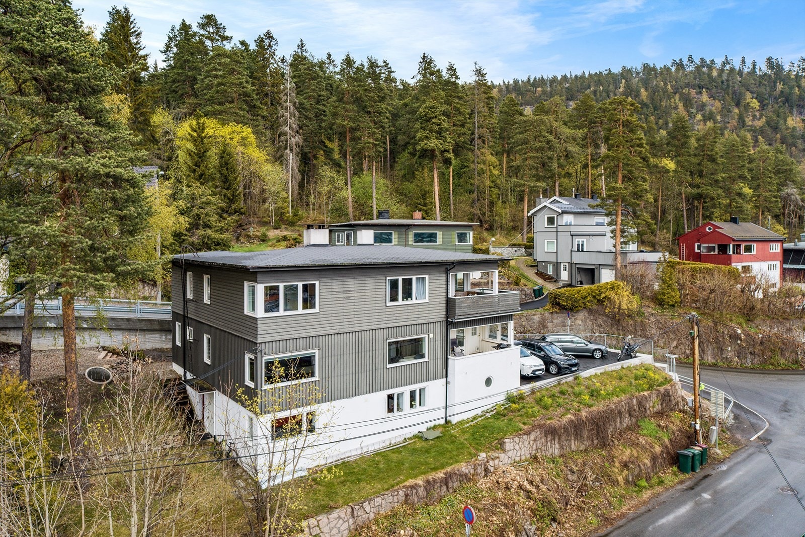 Sameiet byttet tak og takrenner i 2014, stikkledninger i 2015 samt rehabilitering av pipa i 2018. Galleribilde