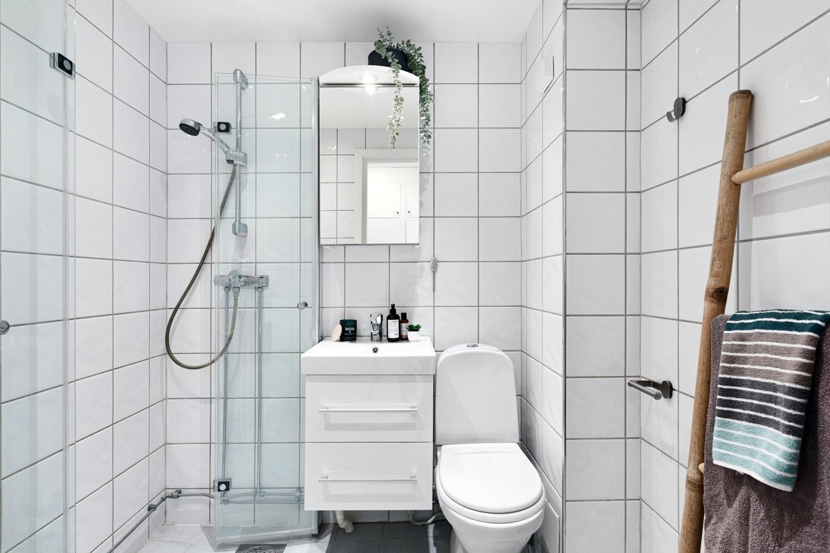 Baderommet ble oppgradert i 2009, dokumentasjon (kvittering) foreligger. Galleribilde