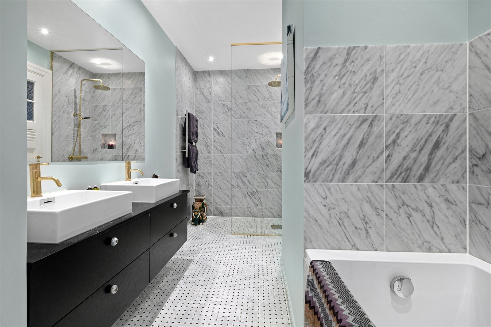 Delikat baderom som ble pusset opp i 2019. Galleribilde