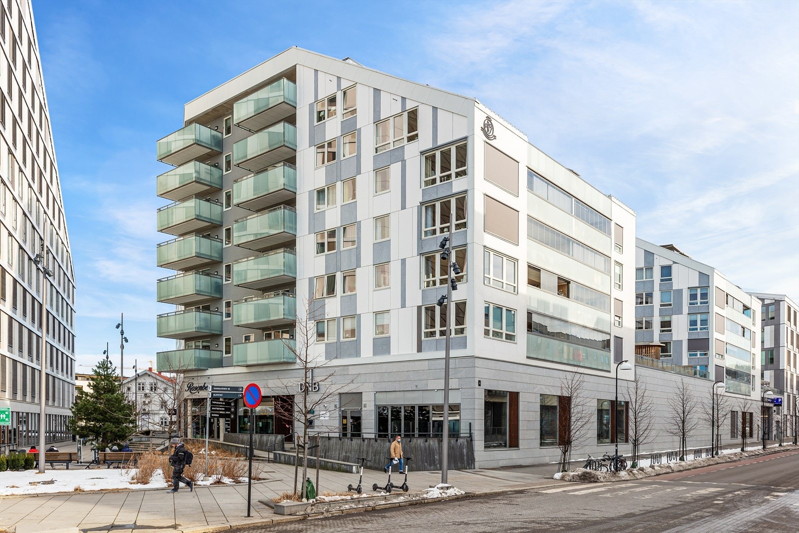 Leiligheten ligger sentralt til i Lillestrøm med nærhet til "alt" av bymessige fasiliteter. Galleribilde