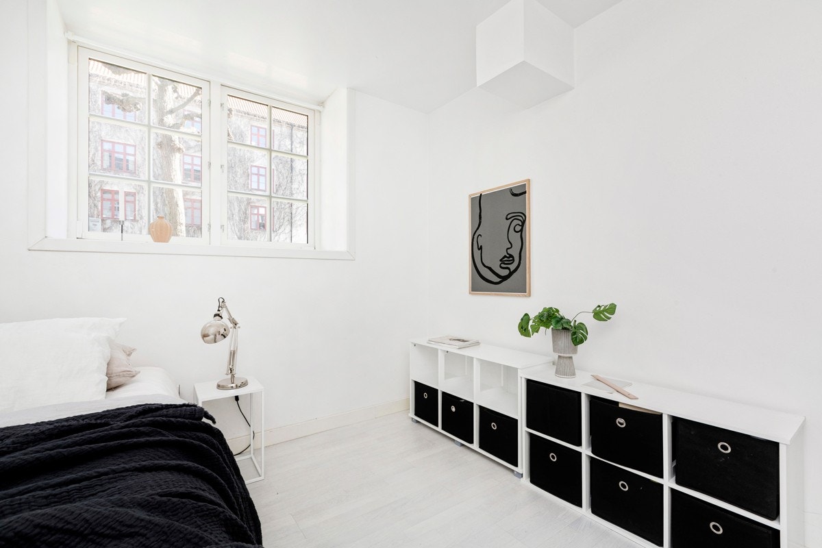 Soverom II er også av god størrelse, med plass til dobbeltseng og garderobeløsning. Galleribilde