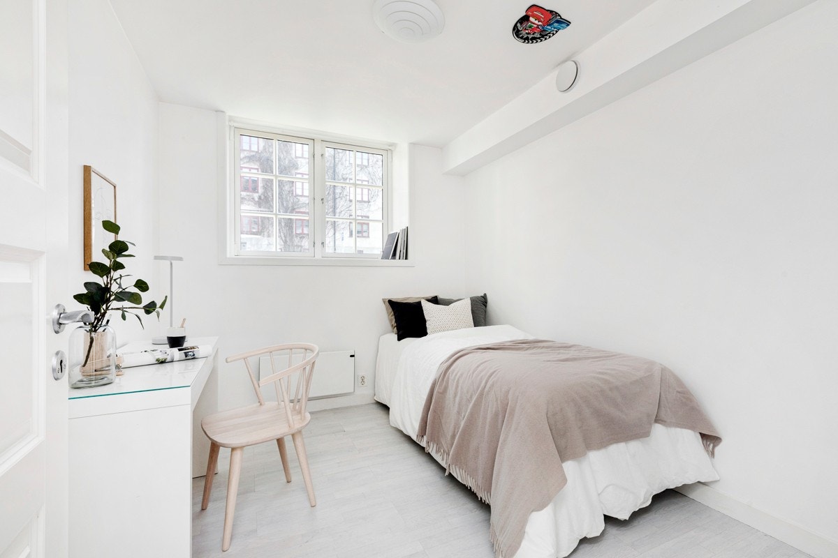 Soverom III er også av god størrelse, med plass til dobbeltseng og garderobeløsning. Galleribilde