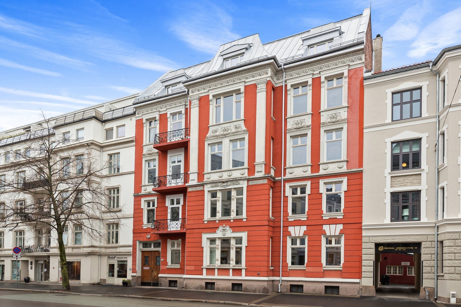 Ærverdig bygård med svært ettertraktet beliggenhet på Frogner. Galleribilde