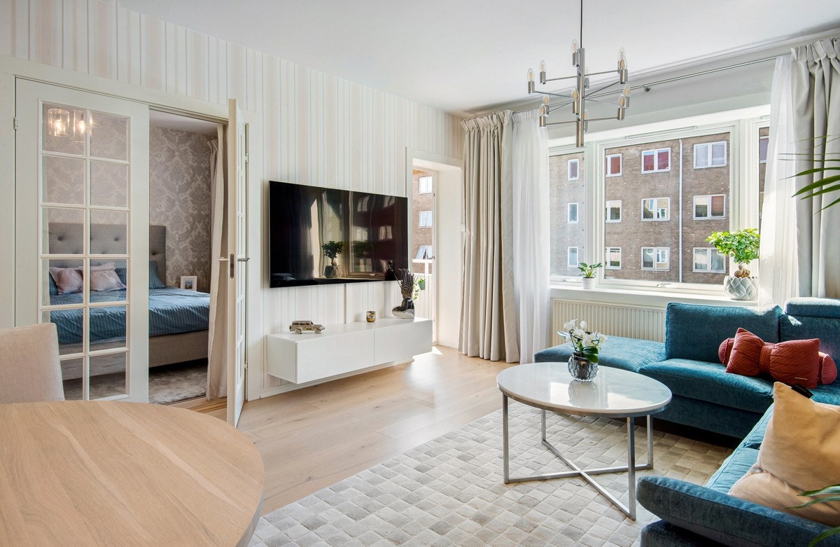 Leiligheten har god planløsning og det er store vinduer som gir mye lysinnslipp. Galleribilde