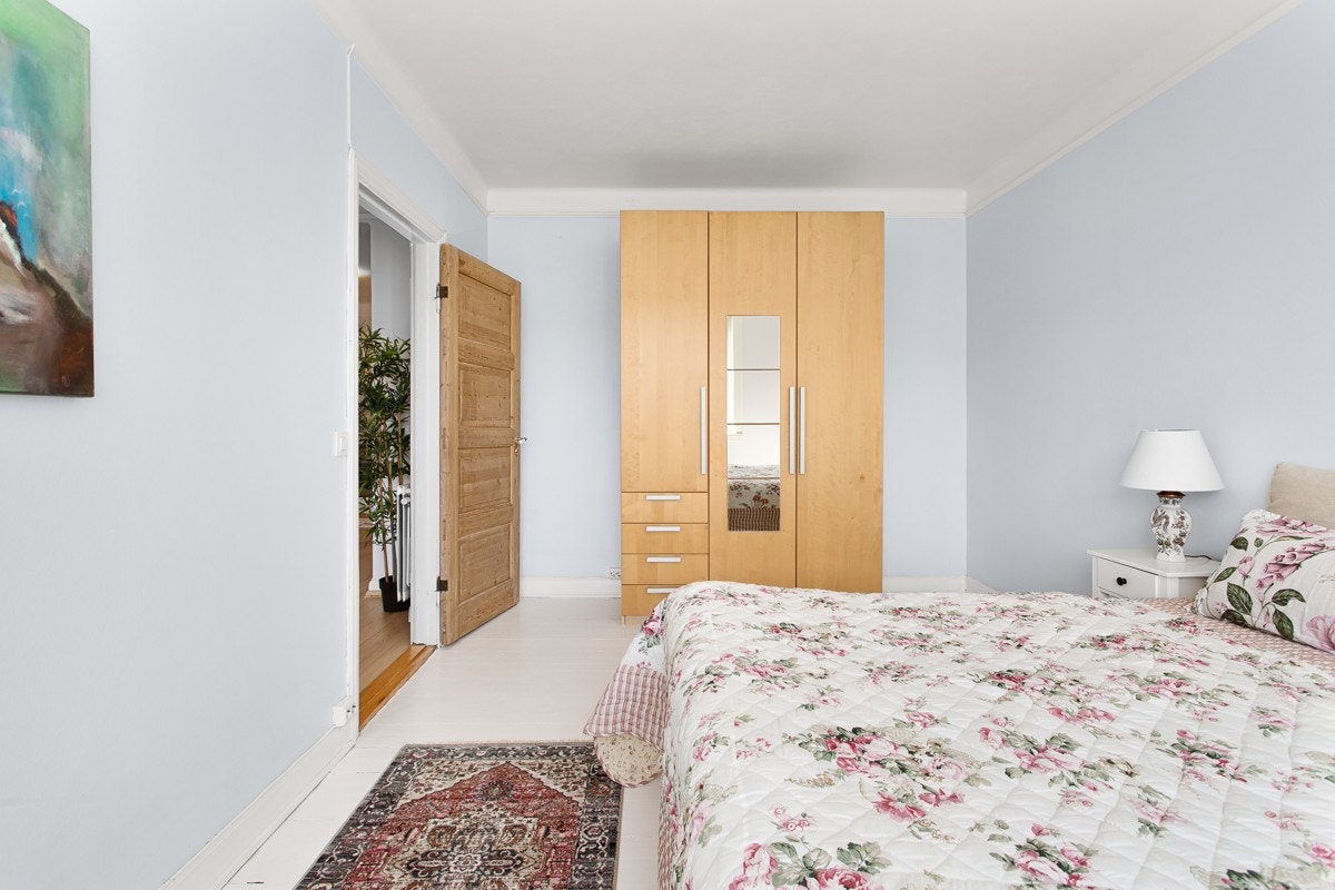 På hovedsoverommet er det garderobeskap. Galleribilde