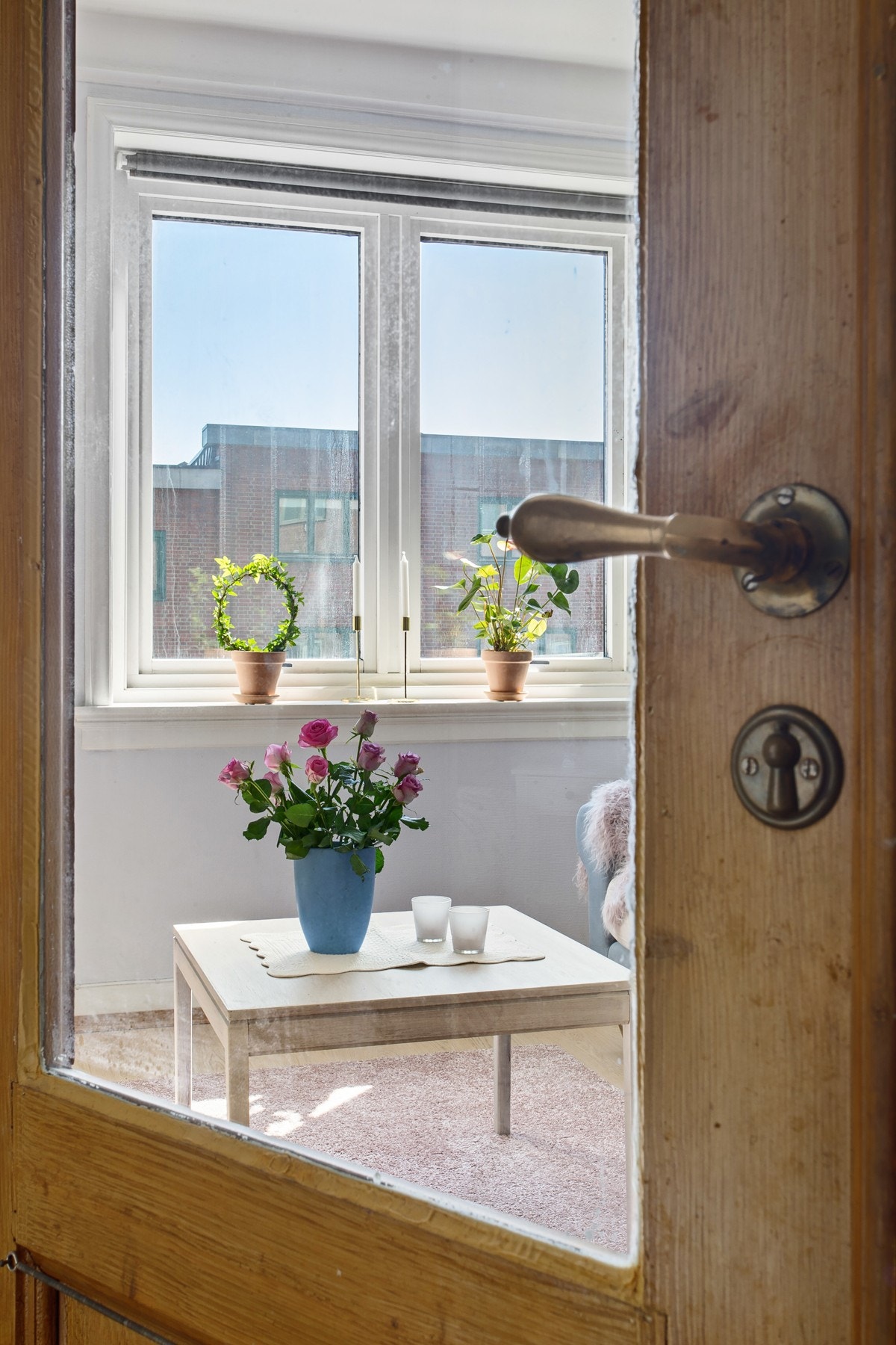 Gode vindusflater i stuen. Galleribilde