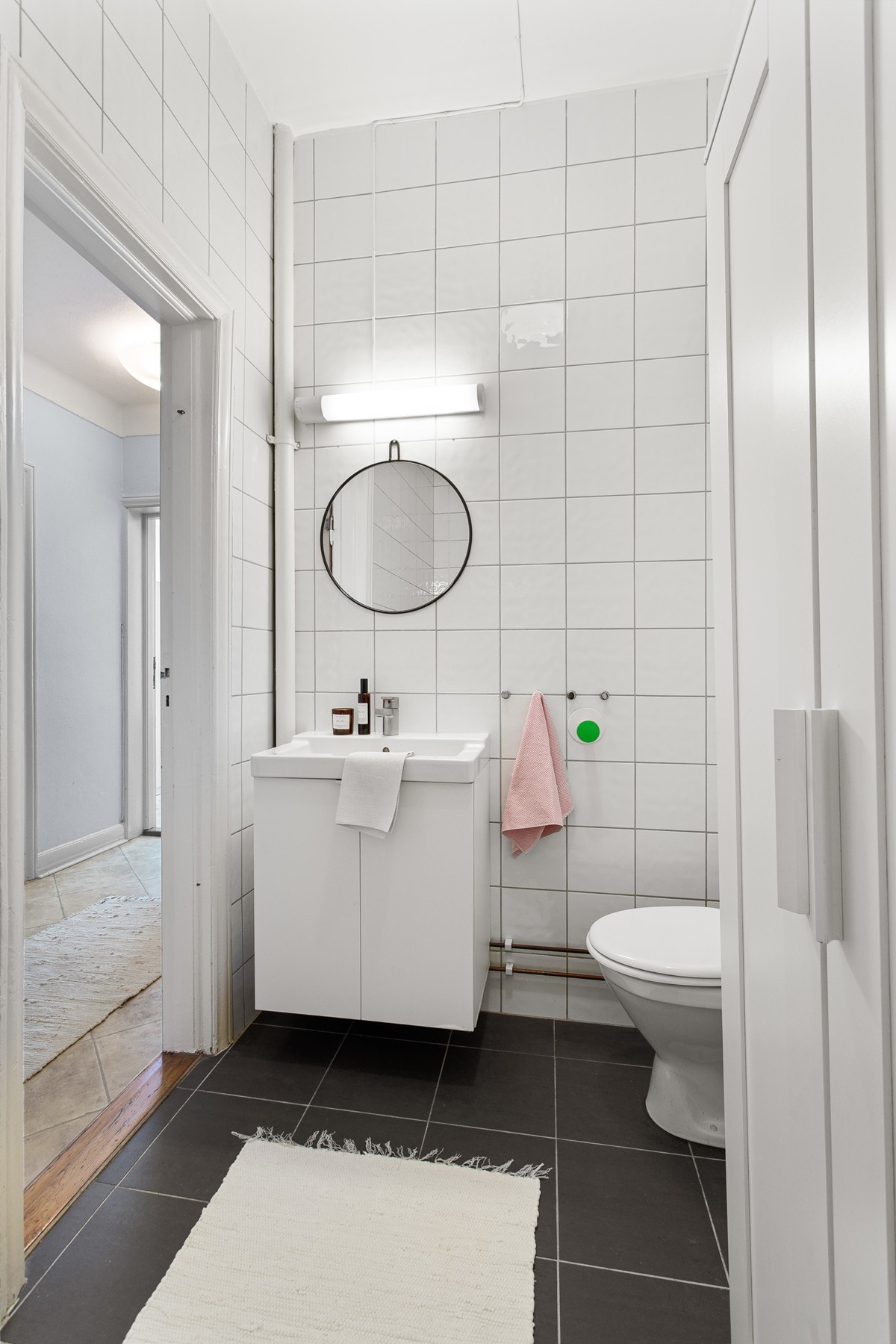 Leiligheten har et velholdt bad fra 2013. Galleribilde