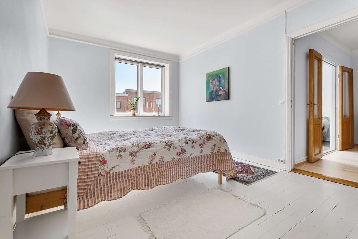 I 2016 ble det lagt nytt tregulv på det ene soverommet. Galleribilde