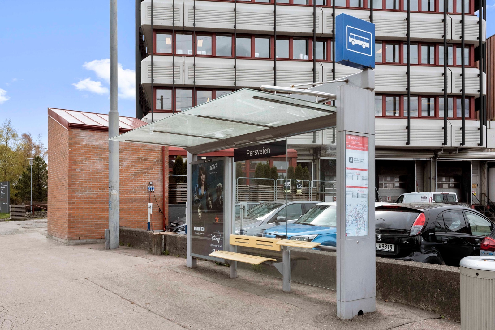 Bussholdeplass i Persveien Galleribilde