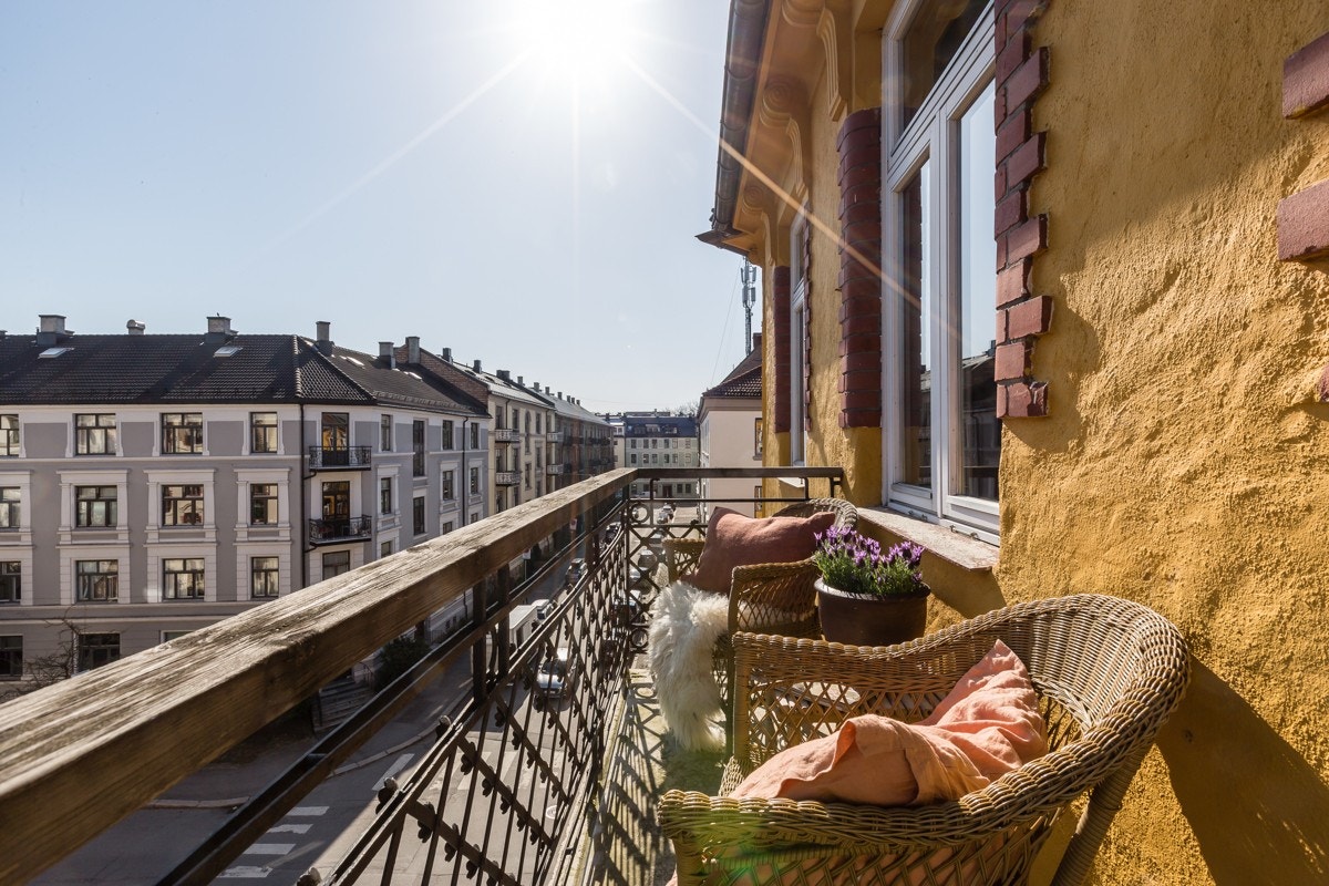 Balkong med utgang fra stuen. Galleribilde