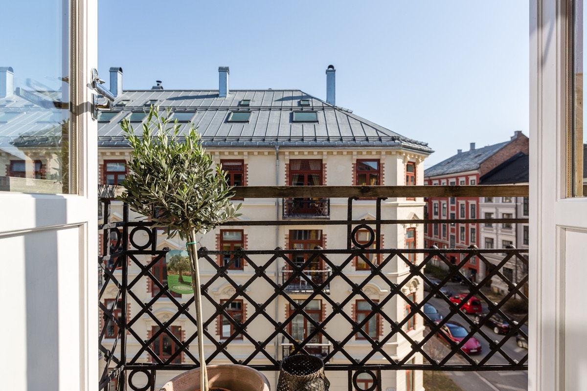 Utgang fra stuen. Galleribilde