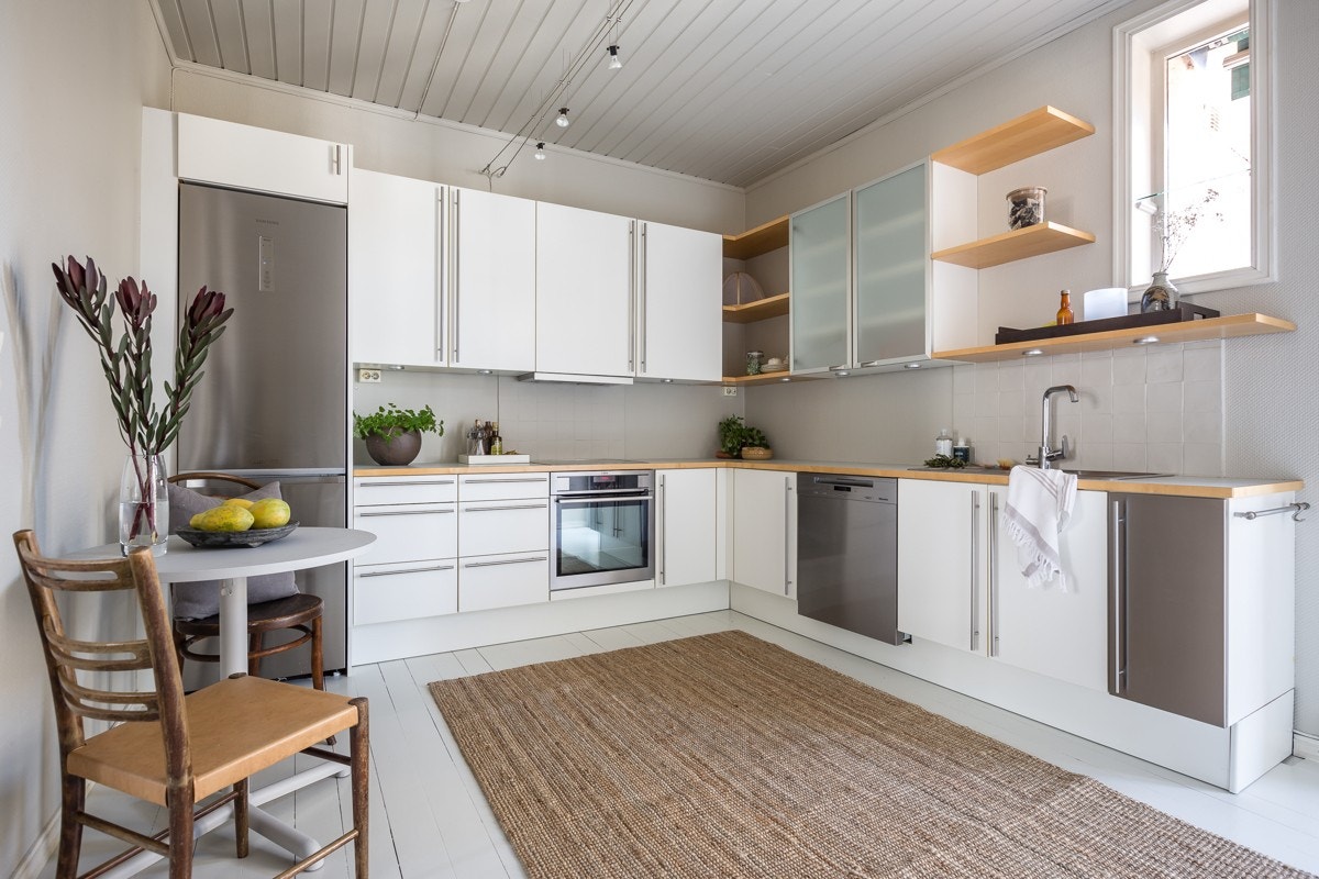 Poggenpohl kjøkken med spiseplass. Galleribilde