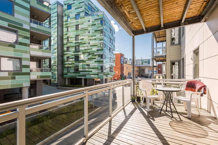 Overbygget terrasse med enkel adkomst direkte fra stuen.