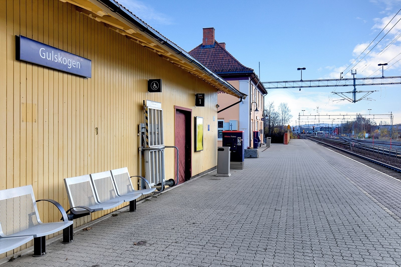 Gulskogen stasjon ligger like i nærheten med avganger retning Oslo og Kongsberg Galleribilde