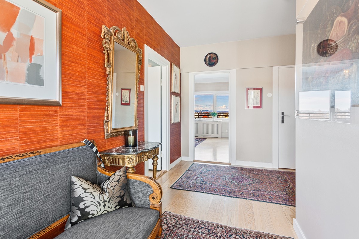 Stor hall Galleribilde