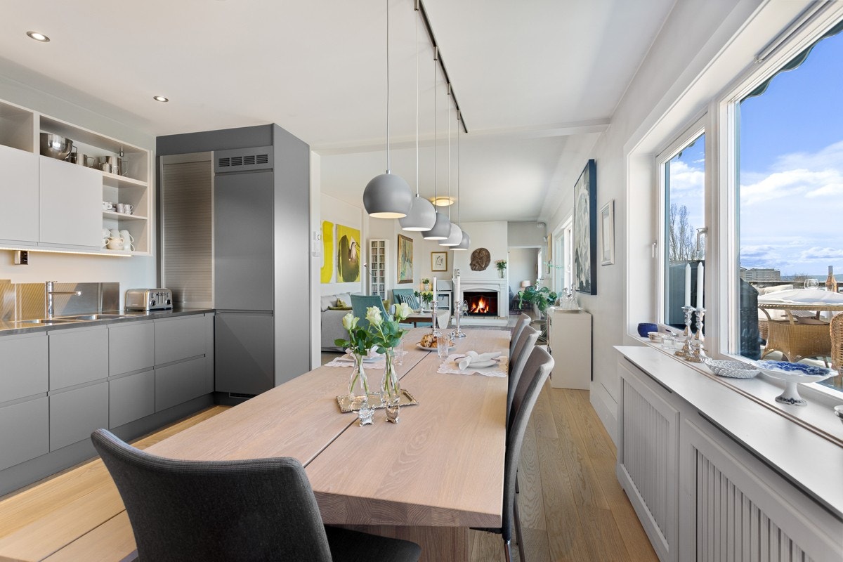 Alle oppholdsrommene er i front, og med nydelig utsikt Galleribilde