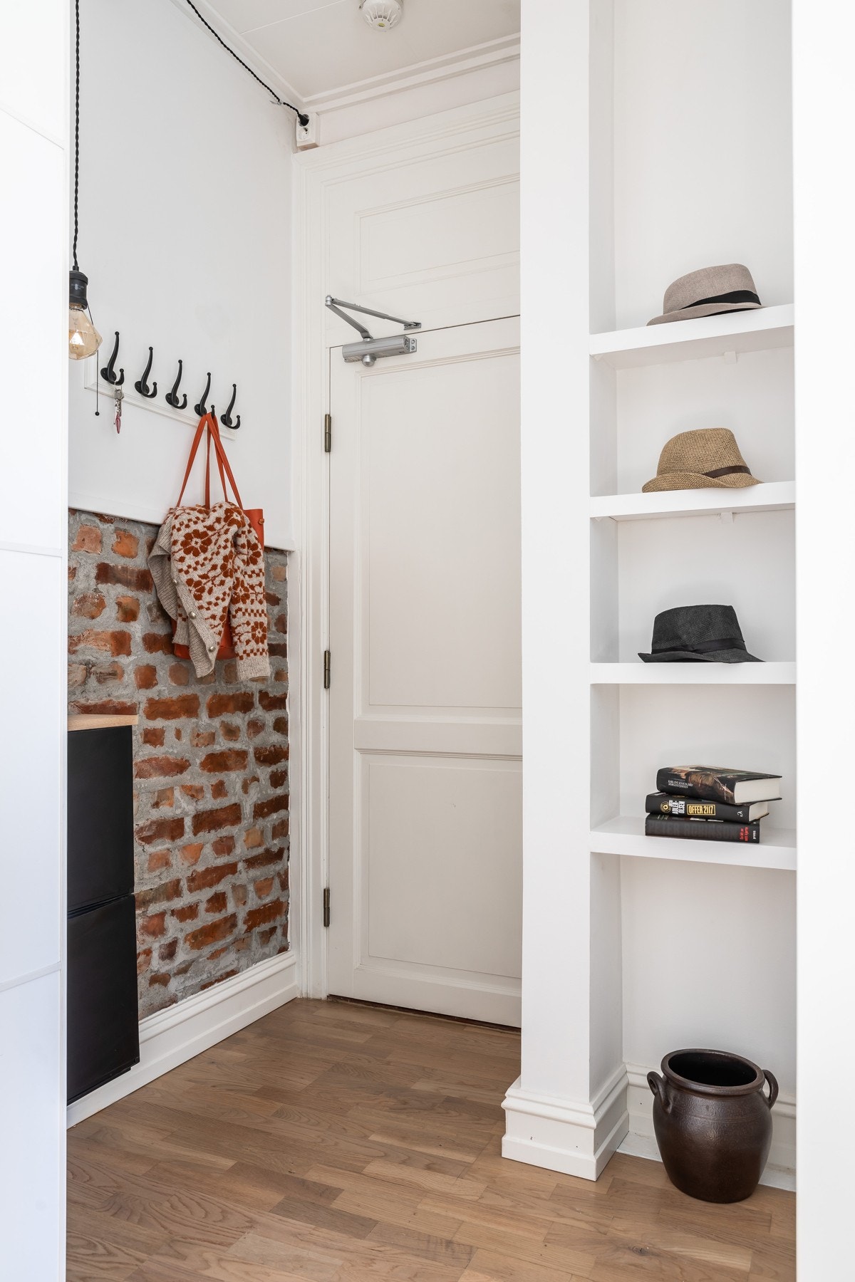 Separatdelen har egen inngang fra baktrapp Galleribilde