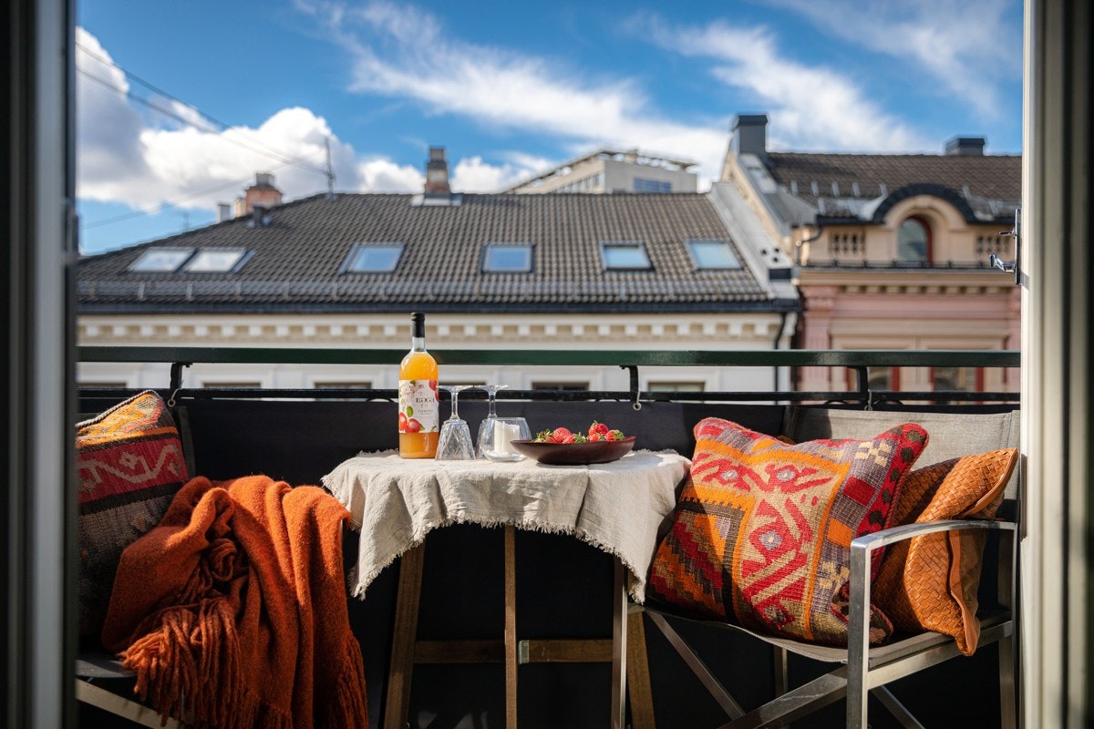 Solrik balkong mot vest Galleribilde