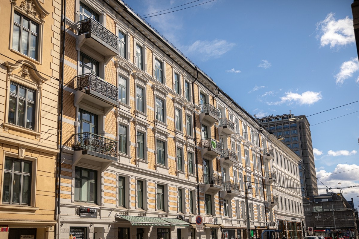 Boligen ligger i 5. etasje i klassisk bygård Galleribilde