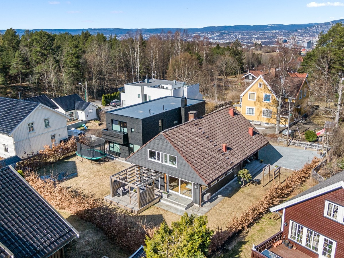 Meget innholdsrik enebolig på hele 328 kvm over tre plan Galleribilde
