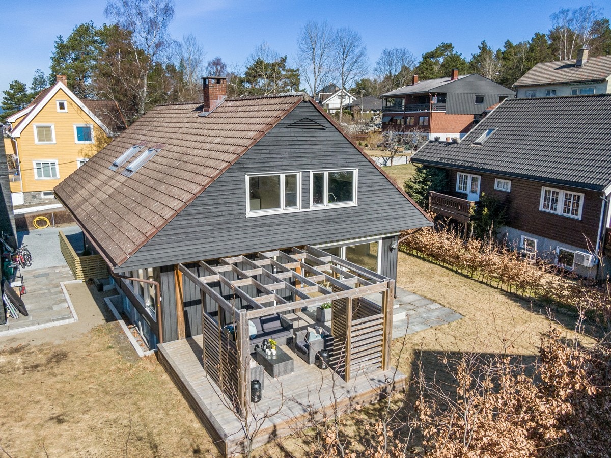 Flat og solrik tomt med eksklusiv bruksrett Galleribilde