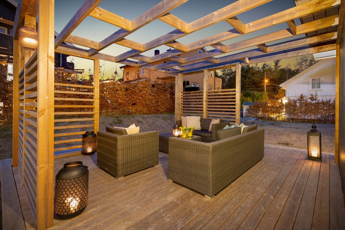 Koselig og skjermet platting med pergola fra 2018 Galleribilde