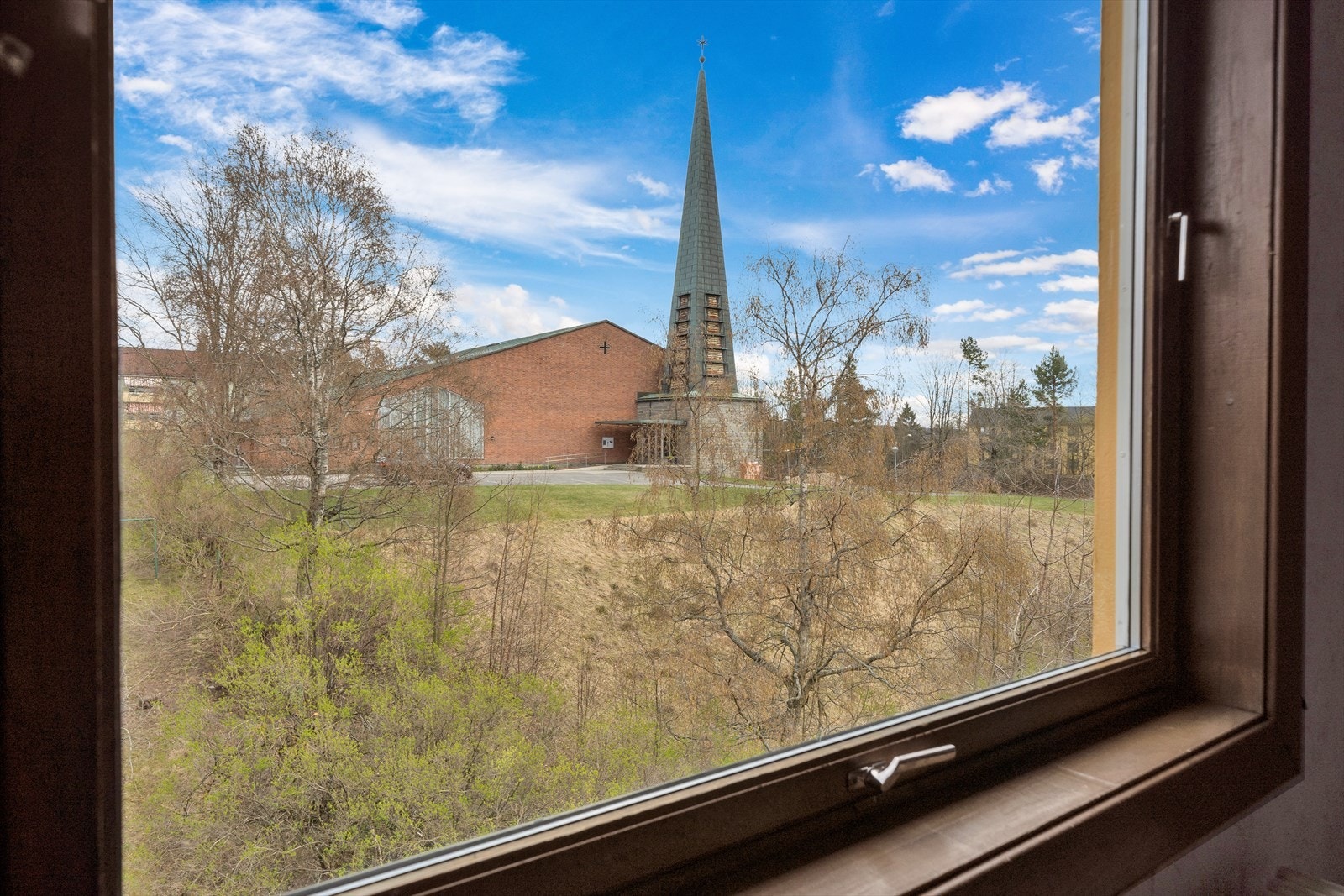 Utsyn mot Tonsen kirke Galleribilde