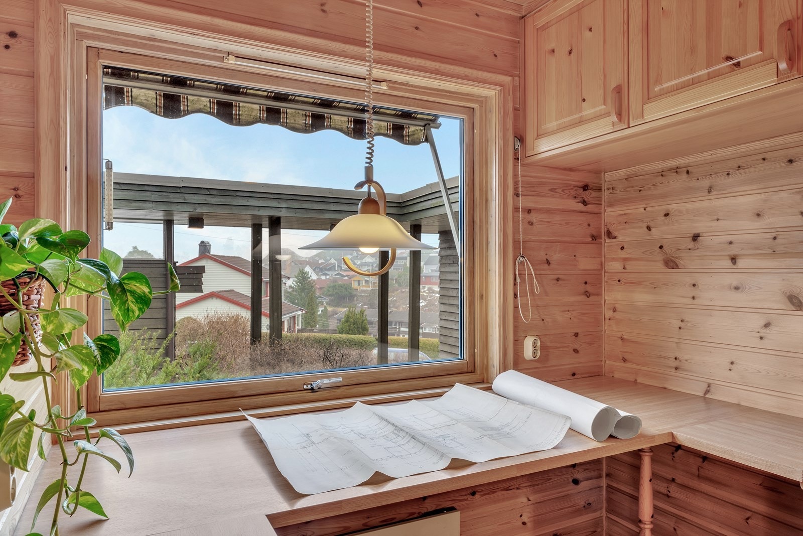 Vindu på kjøkken Galleribilde