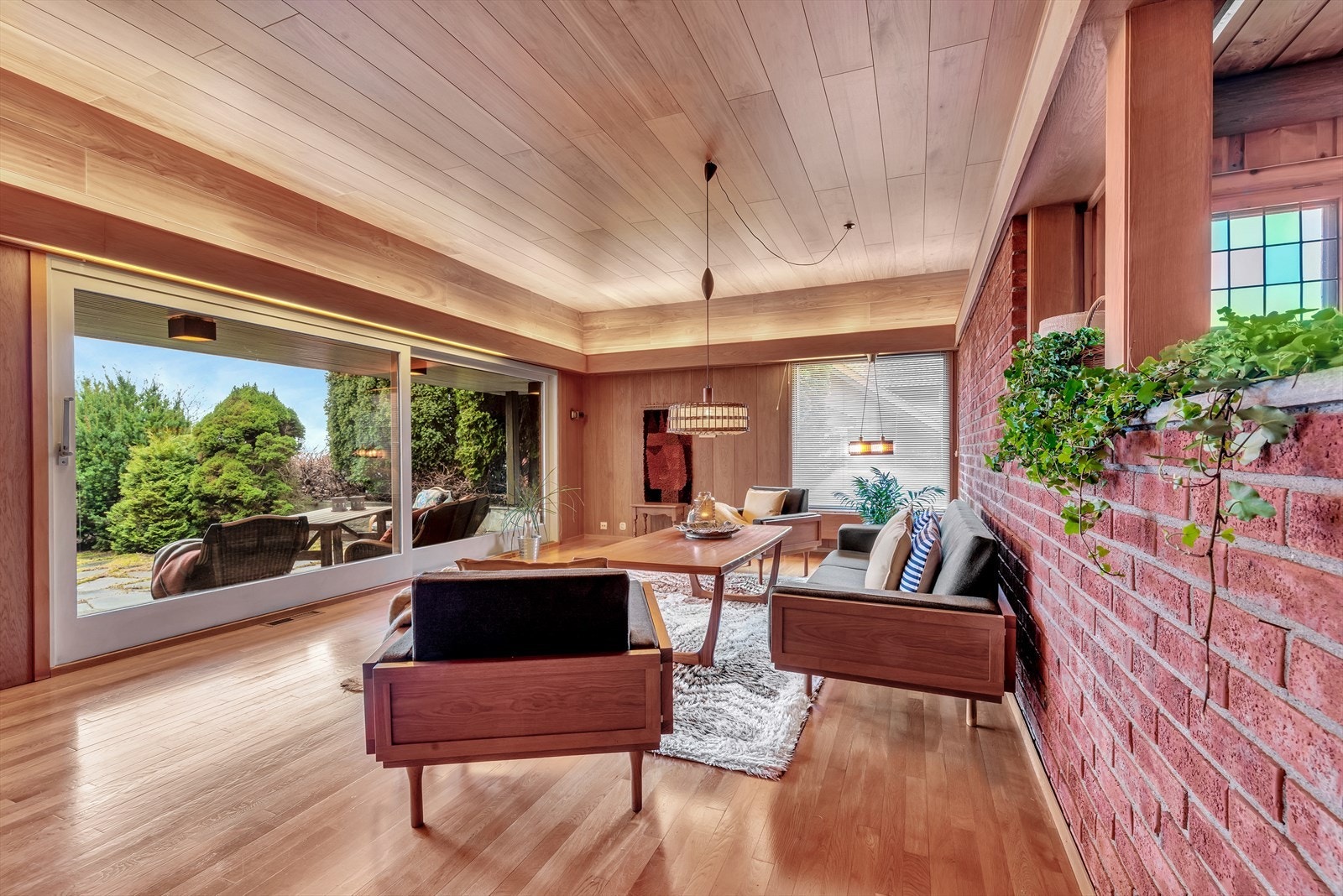 Her kan skyvedørene åpnes og du får en forlengelse av stuen Galleribilde