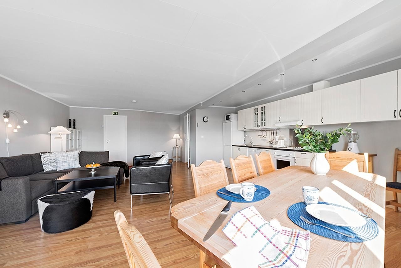 Stilrent kjøkken i leilighet to med lett maritimt preg. Galleribilde