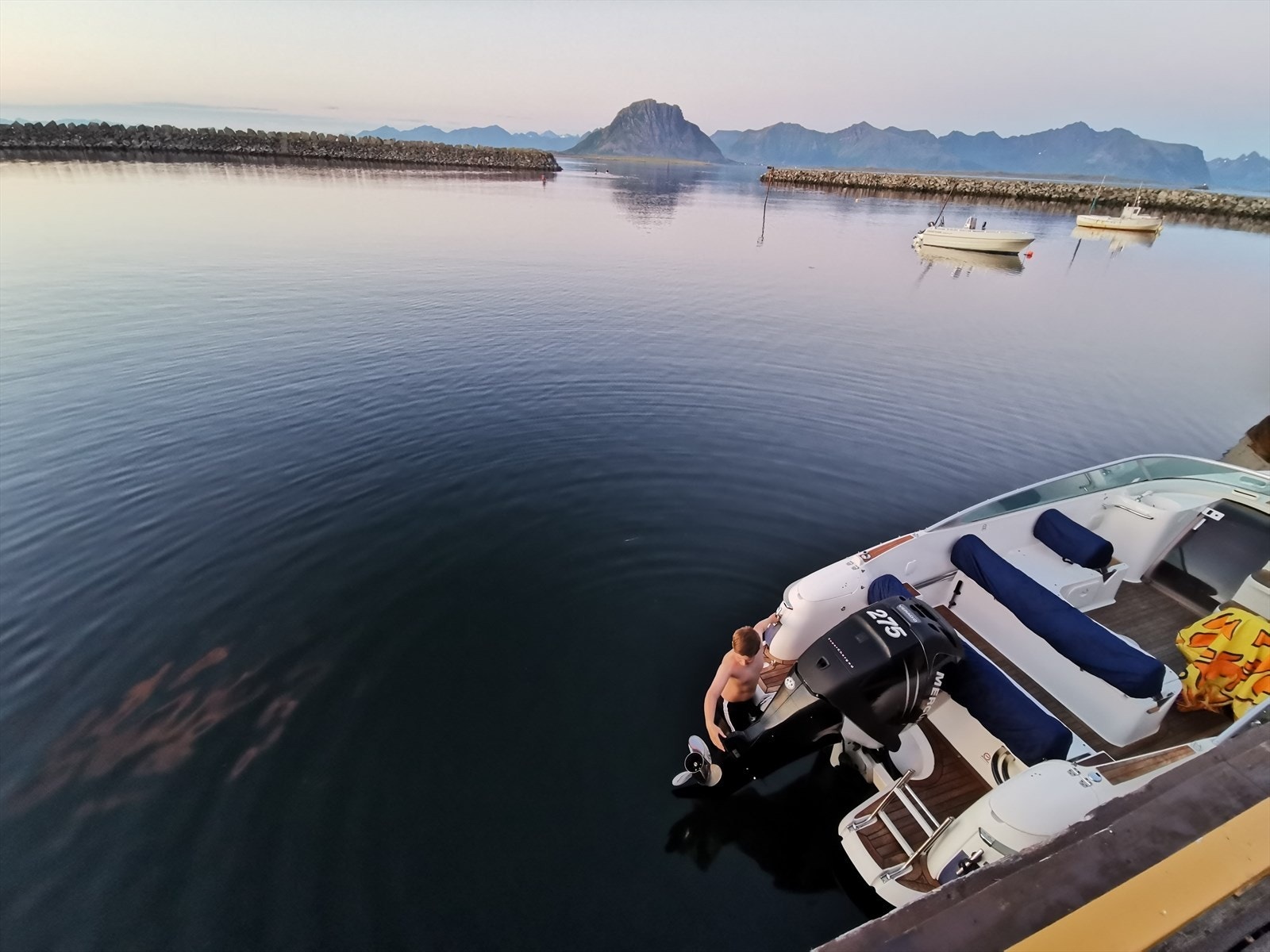 Stemningsbilde innenfor moloen. Galleribilde