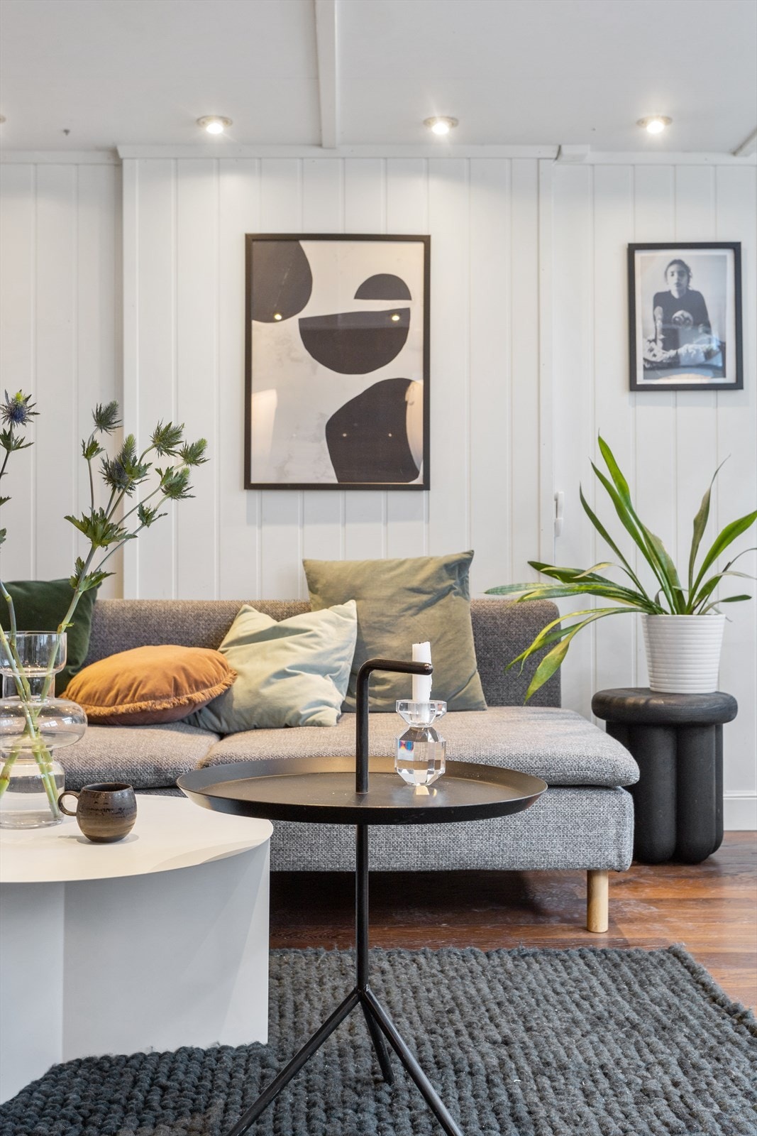 Stuen har god plass til det møblement man ønsker Galleribilde