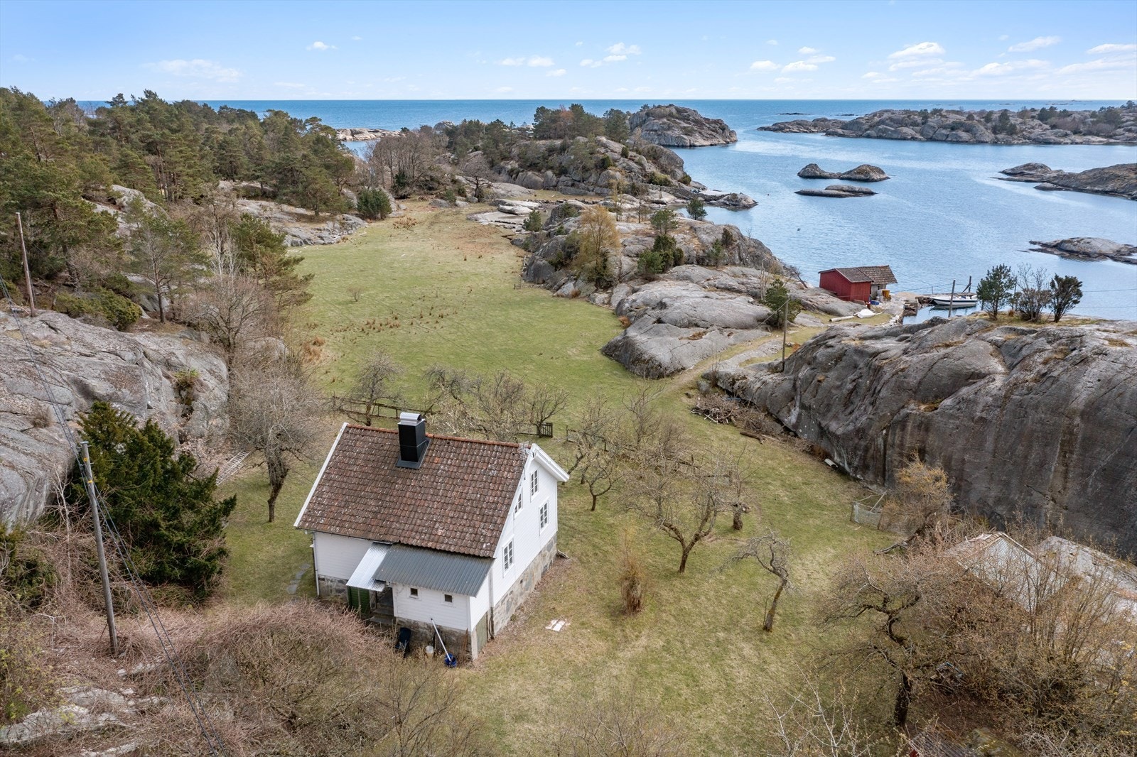 Eiendommen ligger fantastisk til - lunt og tilbaketrukket fra leia Galleribilde